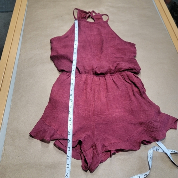 Wishlist Size M Wine / Burgundy Sleeveless, Open Back, Crepe Shorts Romper - Picture 11 of 15